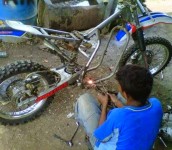 Modifikasi motor FIZ-R menjadi Motorcross jenis Trail dengan kekuatan maksimal
