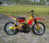 Modifikasi motor FIZ-R menjadi Motorcross jenis Trail dengan kekuatan maksimal