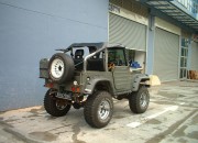 Gambar modifikasi mobil jeep jimny jangkrik