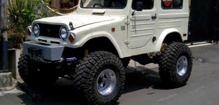 Gambar modifikasi mobil jeep jimny jangkrik