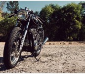 Merubah Tampilan Yamaha XS650 Ala Cafe Racer