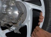 Inilah Penyebab Sepeda Motor Terasa Oleng