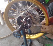 Inilah Penyebab Sepeda Motor Terasa Oleng