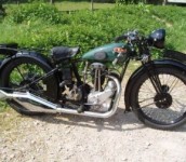 Koleksi Motor Antik Klasik