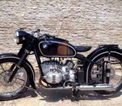 Koleksi Motor Antik Klasik