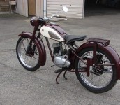 Koleksi Motor Antik Klasik