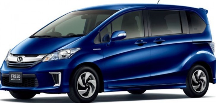 Mobil mewah Honda Freed 2015