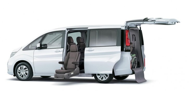 Honda All-New Step WGN, Mini Van Unik Bermesin Turbo