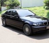 Spesifikasi mobil BMW 318i