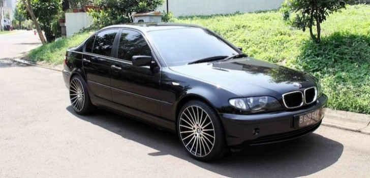 Spesifikasi mobil BMW 318i