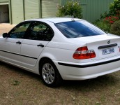 Spesifikasi mobil BMW 318i