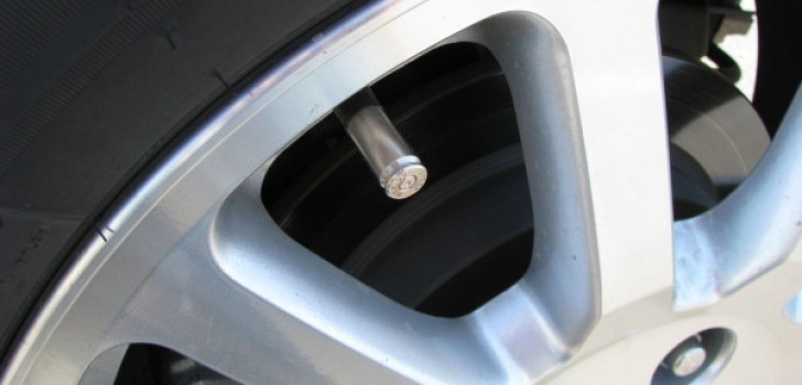 Tips Merawat Ban Mobil Kesayangan Anda