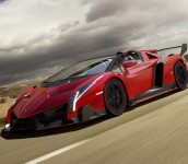 Gambar Mobil Lamborghini Merah Melaju di Jalan