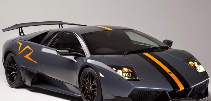 Gambar Mobil Lamborghini Warna Abu-abu bergaris Kuning