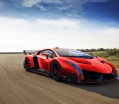 Gambar Mobil Lamborghini Warna Merah Dijalan