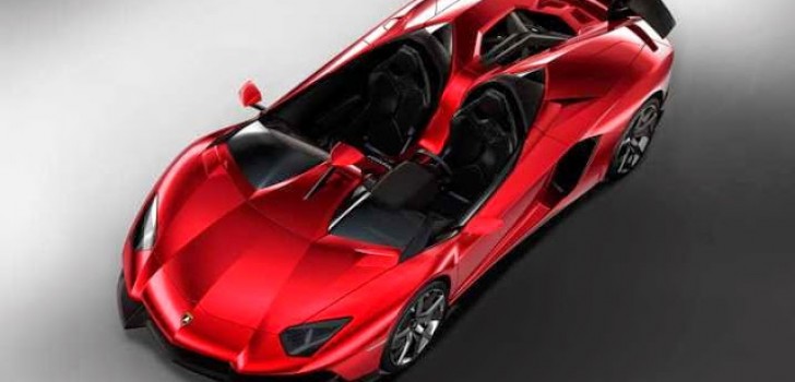 Gambar Wallpaper Mobil Sport Lamborghini dari Atas