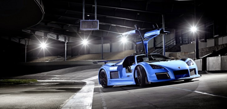 Gambar Wallpaper Mobil Sport Lamborghini di Malam Hari