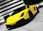 Gambar Wallpaper Mobil Sport Lamborghini kuning mempesona