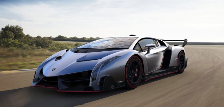 Gambar Wallpaper Mobil Sport Lamborghini Melaju di Aspal