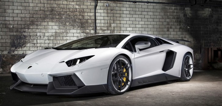 Gambar Wallpaper Mobil Sport Lamborghini Warna Putih Bersih