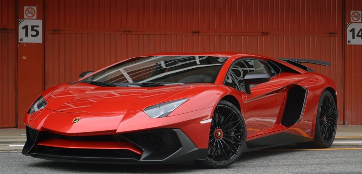 Lamborghini Aventador Warna Merah 2016
