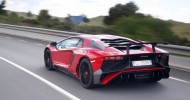 Lamborghini Aventador Warna Merah 2016 Di Jalan Raya