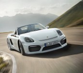 Mobil Porsche Boxster Melaju di Jalan