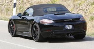 Mobil Porsche Boxster Tampak Belakang