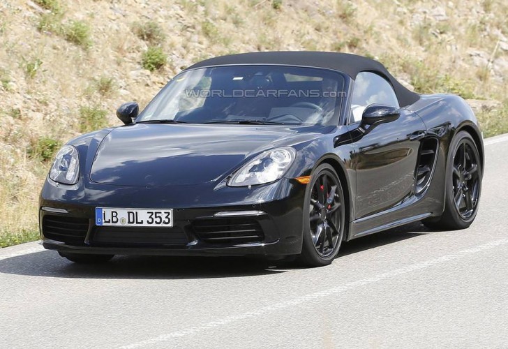 Mobil Porsche Boxster Tampak Depan