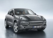 Mobil Porsche New Cayenne Hitam Tampak Depan