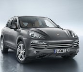 Mobil Porsche New Cayenne Hitam Tampak Depan