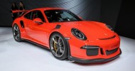 Mobil Sport Porsche 911 Merah Tampak Samping