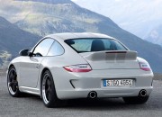 Mobil Sport Porsche 911 Tampak Belakang