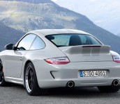 Mobil Sport Porsche 911 Tampak Belakang