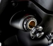 Cara Pasang Charger Hp di Sepeda Motor