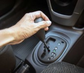 Kenali 8 Tanda Transmisi Mobil Bermasalah yang Perlu Diketahui