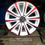 Modifikasi Velg Mobil putih meah